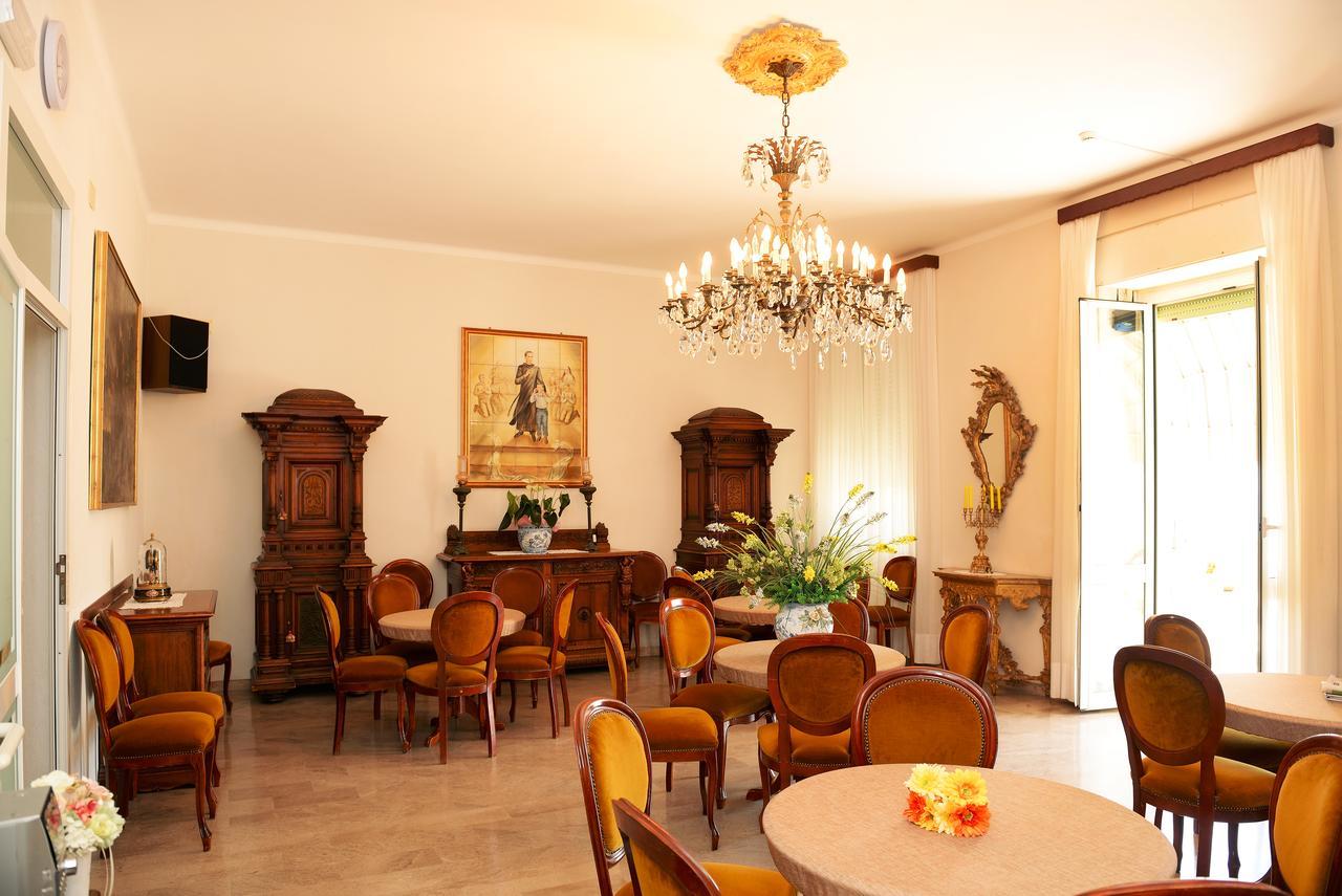 Готель Casa Fatebenefratelli Варацце Екстер'єр фото